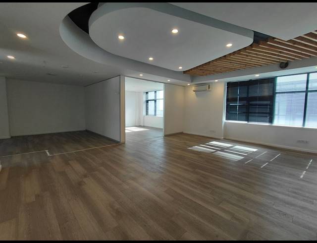 155M² OFFICE TO LET IN FOURWAYS